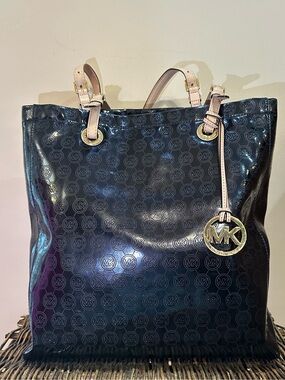 Michael Kors Jet set travel tote shiny black patent leather (NWOT)